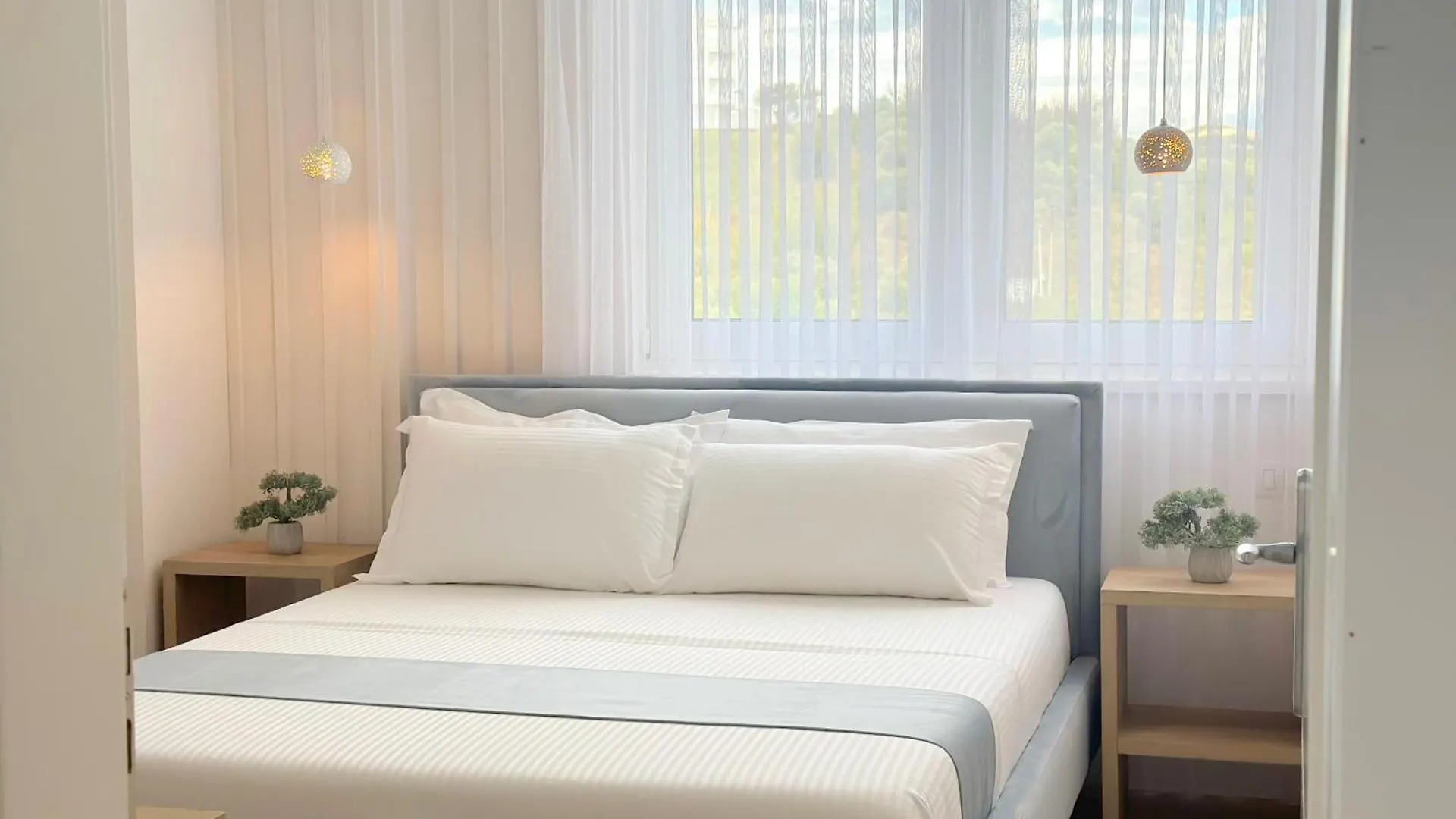 Elegant Apartments New - Colorful By The Sea Дуррес